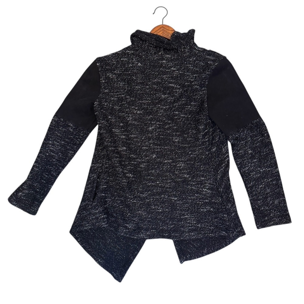 BNCI Black and Gray Knit Sweater - Picture 3 of 8